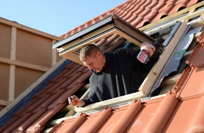 Pose de fenêtres de toit Velux à Courcoué